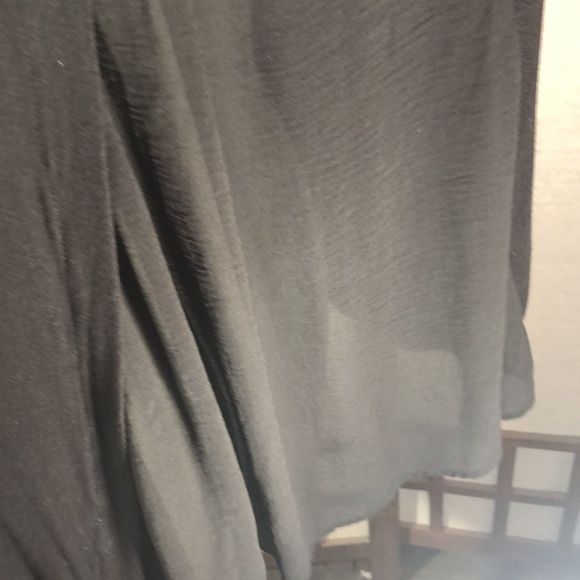 Kim & Cami black tee T-shirt sheer insert in back sz Sm/ high- low style NWOT - Picture 7 of 7